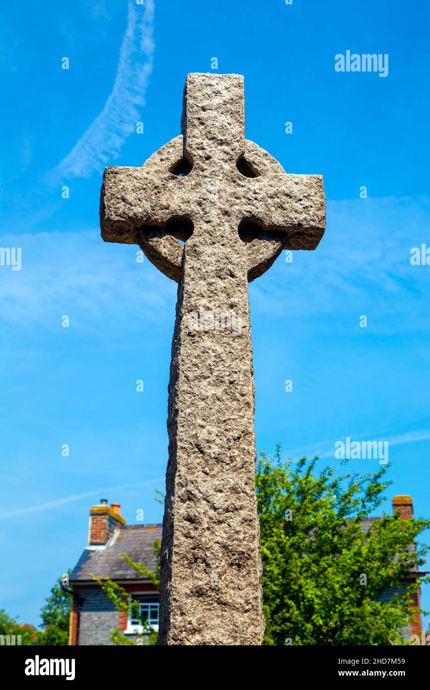 Celtic cross commemorating the dead from The Great War by Trinity Southover Church, Lewes, UK Stock Photo