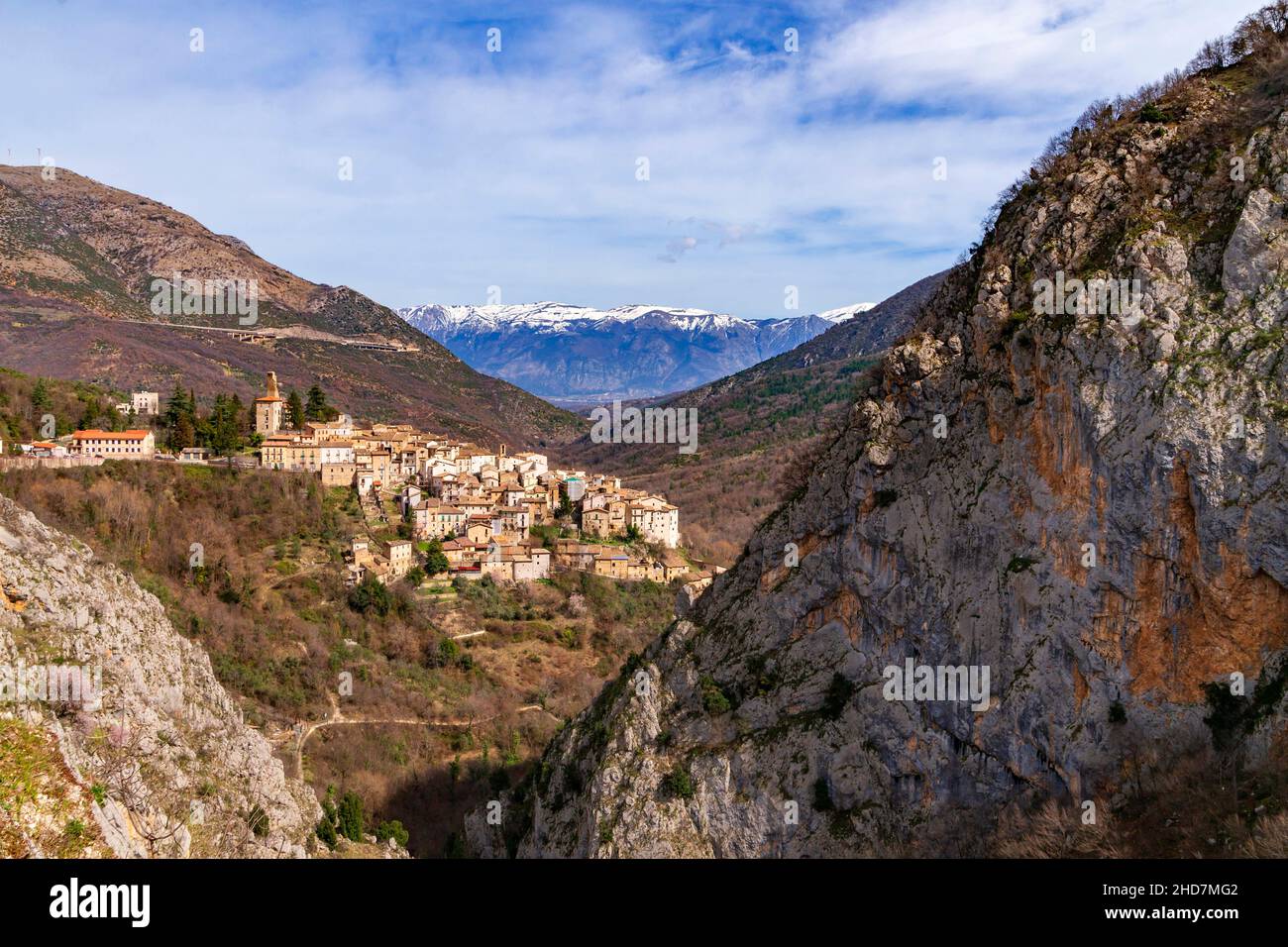 Gole del Sagittario, Gorges of the Sagittarius, View of Anversa degli Abruzzi, L’Aquila, Abruzzo, Italy, Europe Stock Photo