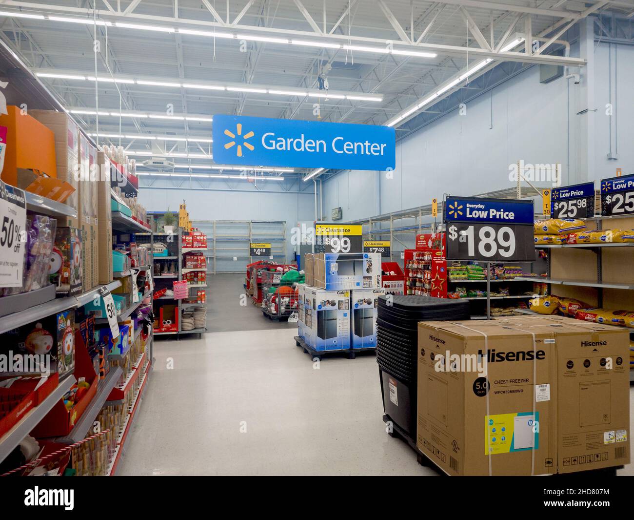 Supercenter supermarket store sign usa hires stock photography and images Alamy