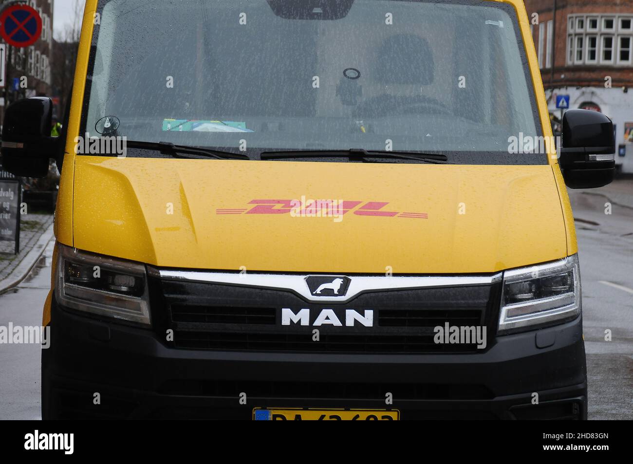 Dhl bike riders hi-res stock photography and images - Alamy