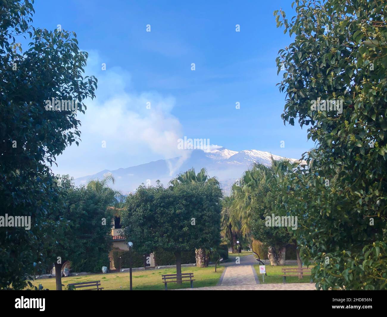Eruption volcano italy view hi-res stock photography and images - Alamy