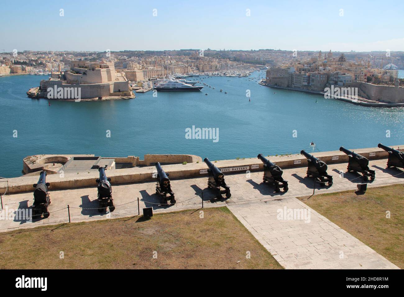 saluting battery in valletta in malta Stock Photo Alamy