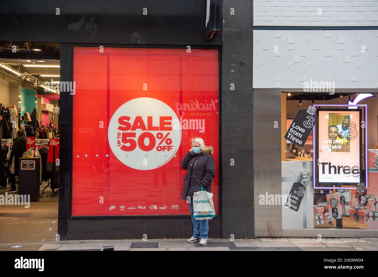 Slough, Berkshire, UK. 30th  December, 2021. It was a quiet day in Slough town centre today as people are back to work following the Christmas break. Credit: Maureen McLean/Alamy Stock Photo