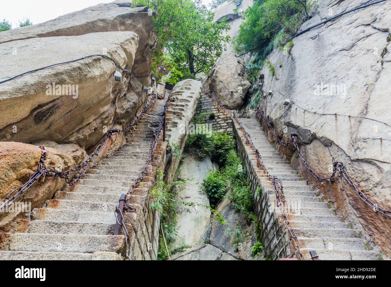 Stairs leading to the peaks of Hua Shan mountain, China Stock Photo