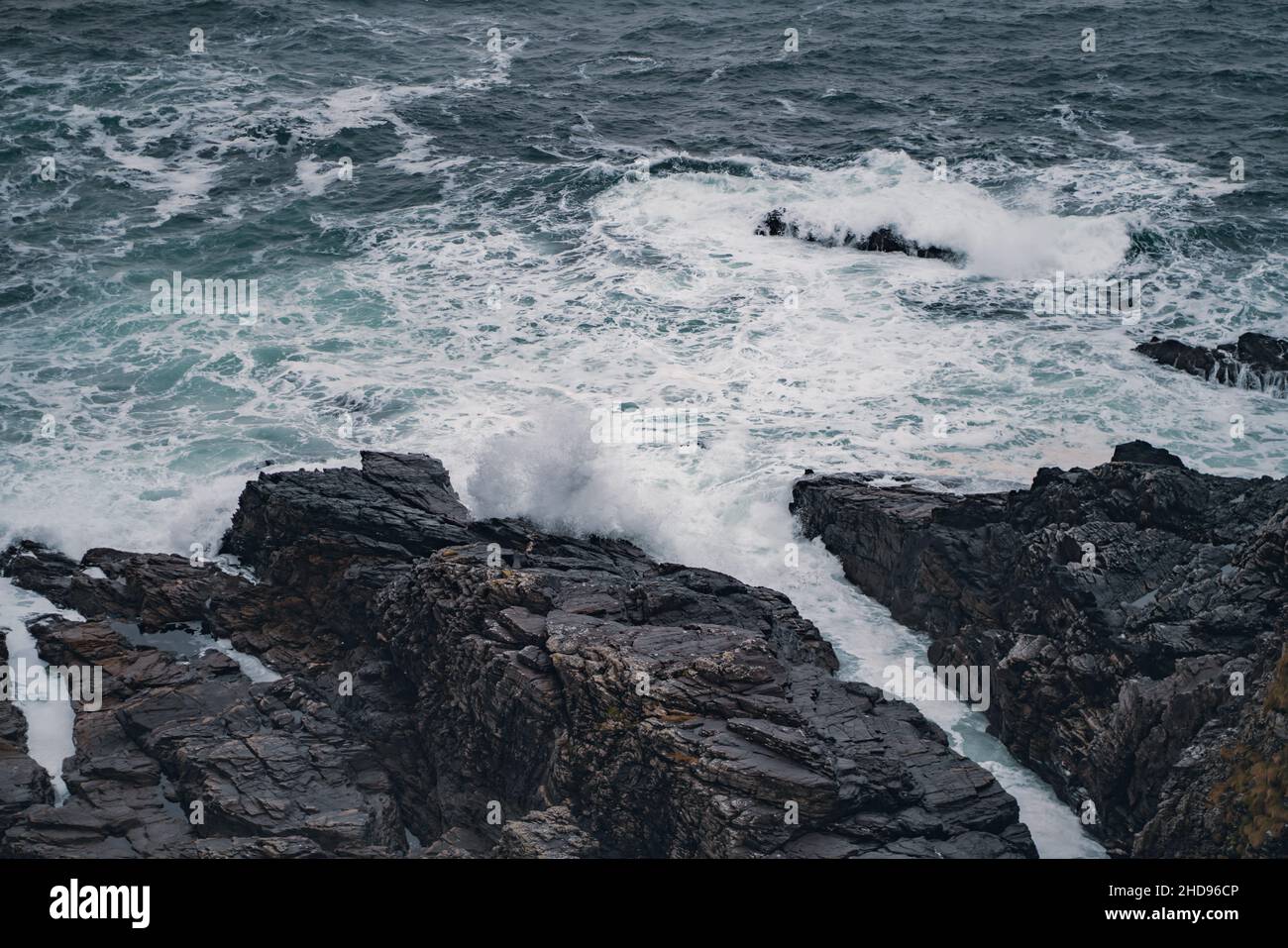 Waves hitting a coast hi-res stock photography and images - Alamy