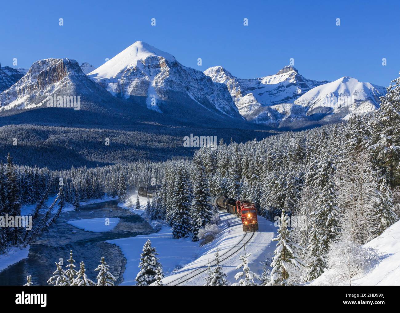 Morant's Curve mountain scenic in winter, Banff National Park, Alberta, Canada. Stock Photo