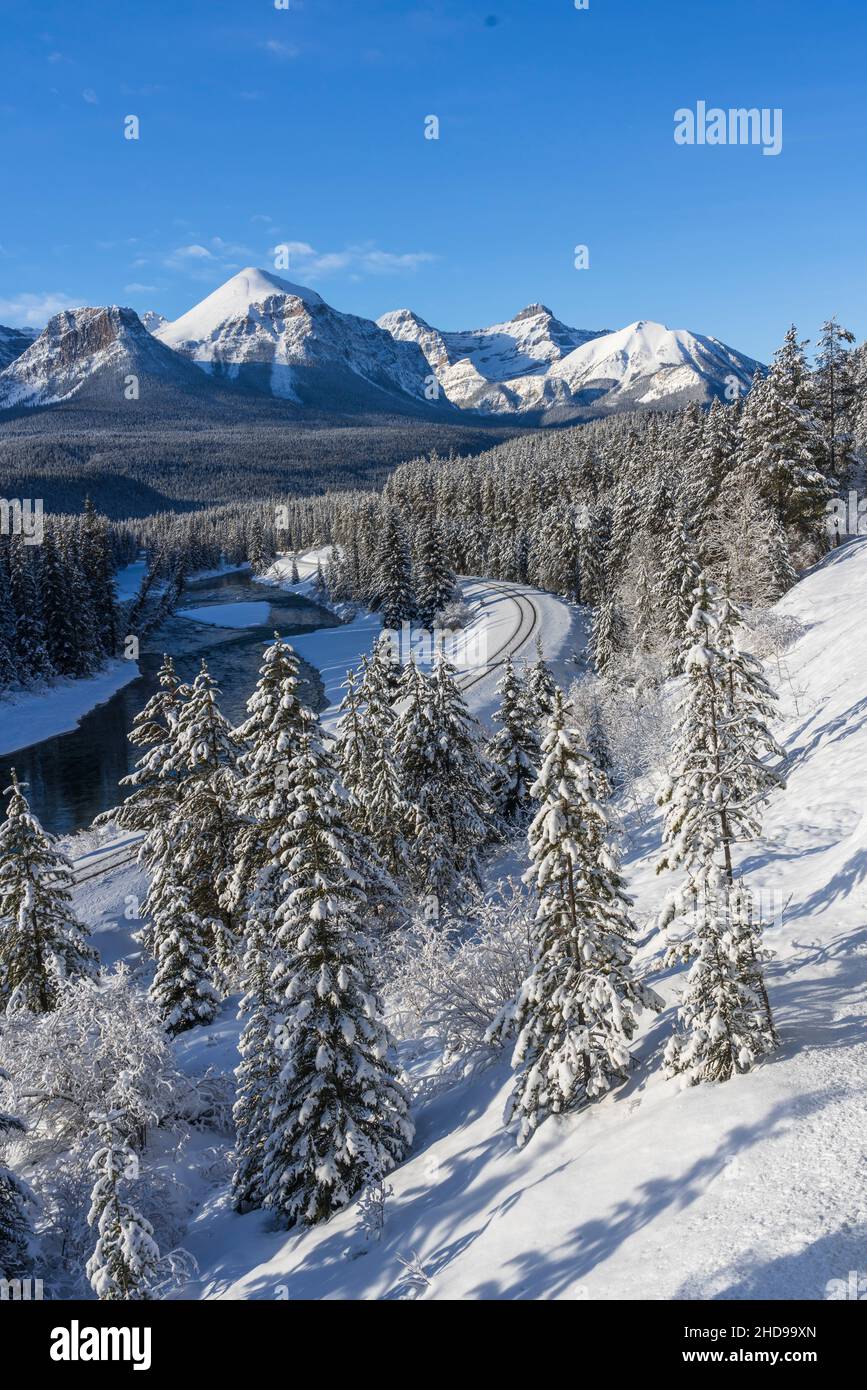 Morant's Curve mountain scenic in winter, Banff National Park, Alberta, Canada. Stock Photo
