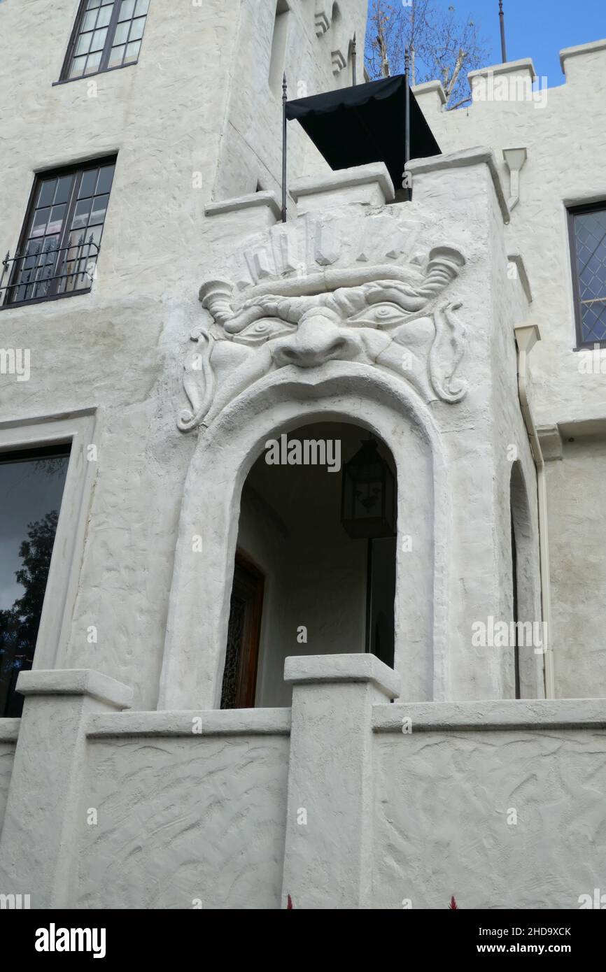 Los Angeles, California, USA 31st December 2021 A general view of atmosphere of Actor Clark Gable, Actress Carole Lombard and Musician Morrissey's Former Home/house at 2720 Woodhaven Drive on December 31, 2021 in Los Angeles, California, USA. Photo by Barry King/Alamy Stock Photo Stock Photo