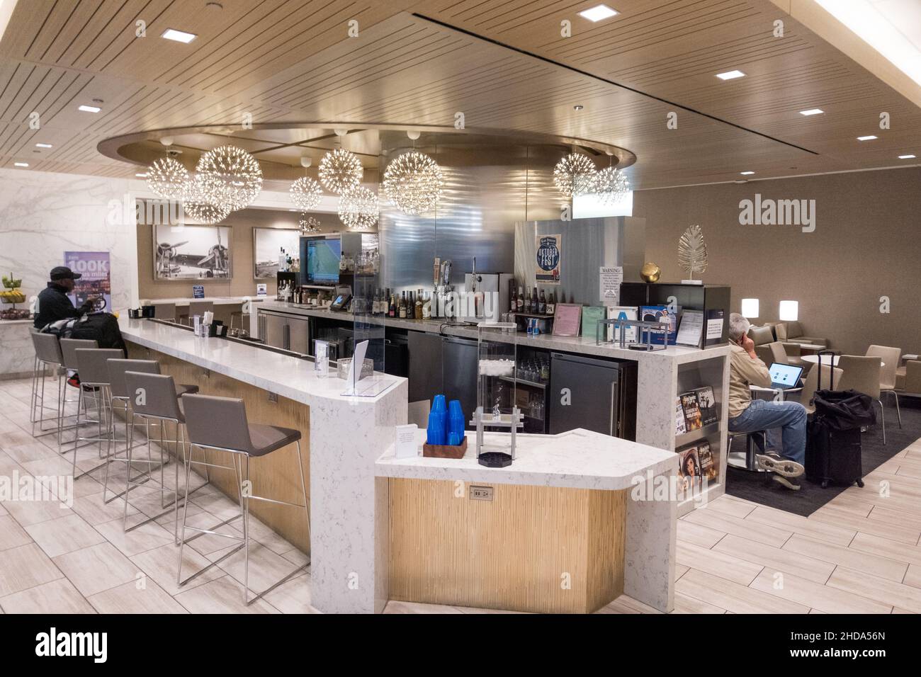 Bar at the United Club at the San Diego Airport, California, USA Stock ...