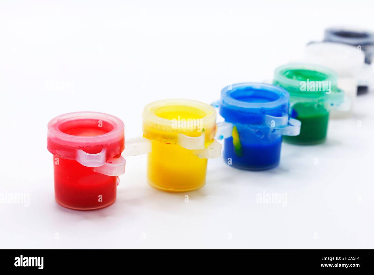 Paint cans in a row hi-res stock photography and images - Alamy