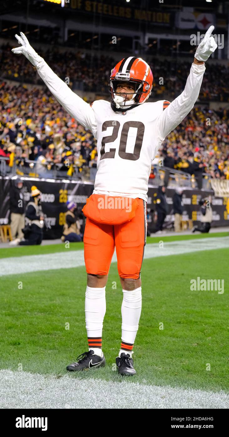 Pittsburgh, PA, USA. 3rd Jan, 2021. Greg Newsome II #20 during the Pittsburgh Steelers vs Cleveland Browns game at Heinz Field in Pittsburgh, PA. Jason Pohuski/CSM/Alamy Live News Stock Photo