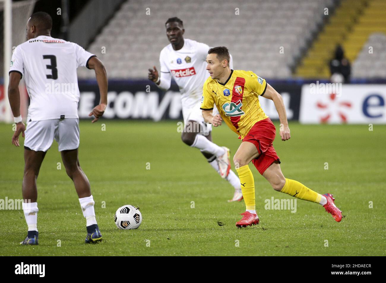 Przemyslaw Frankowski of Lens during the French Cup, round of 32, football match between RC Lens (RCL) and Lille OSC (LOSC) on January 4, 2022 at Stade Bollaert-Delelis in Lens, France - Photo: Jean Catuffe/DPPI/LiveMedia Stock Photo