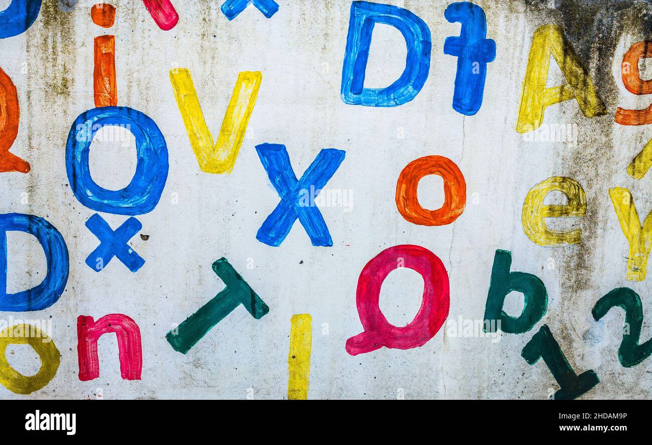 Buchstaben als Symbolfoto für Lernen, Schreiben, Lesen, Bildung und Schulreform Stock Photo