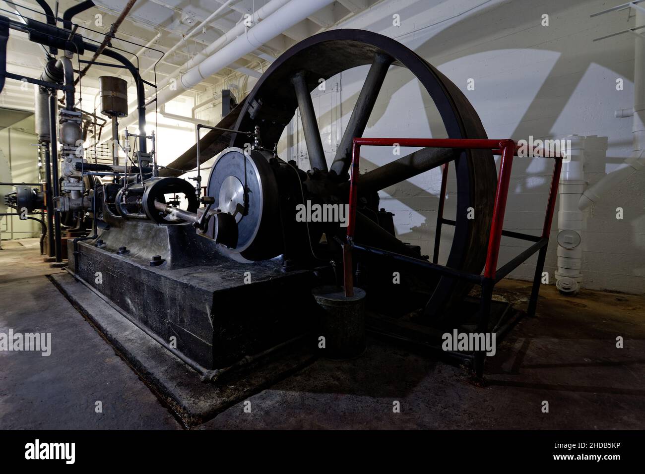 Components of an old air conditioning unit in Waukegan, USA Stock Photo