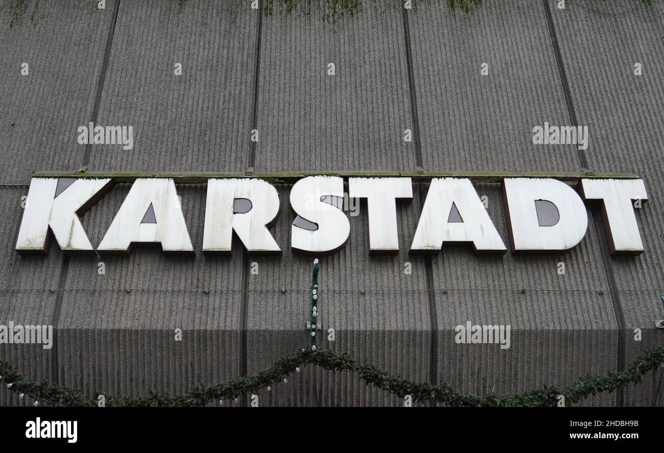 Karstadt Owner High Resolution Stock Photography and Images - Alamy