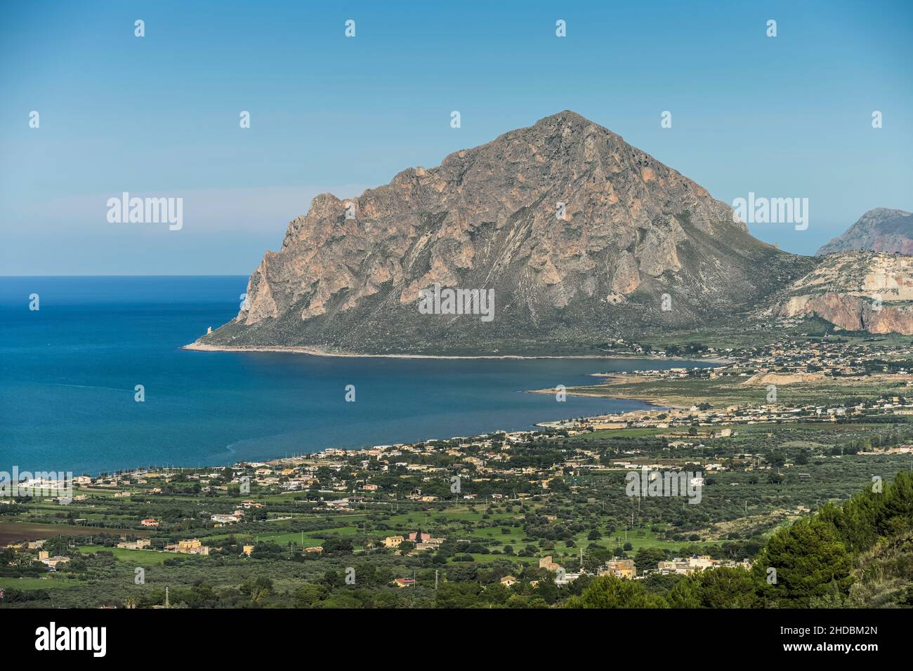 Monte Cofano und Golf von Bonagia, Sizilien, Italien Stock Photo