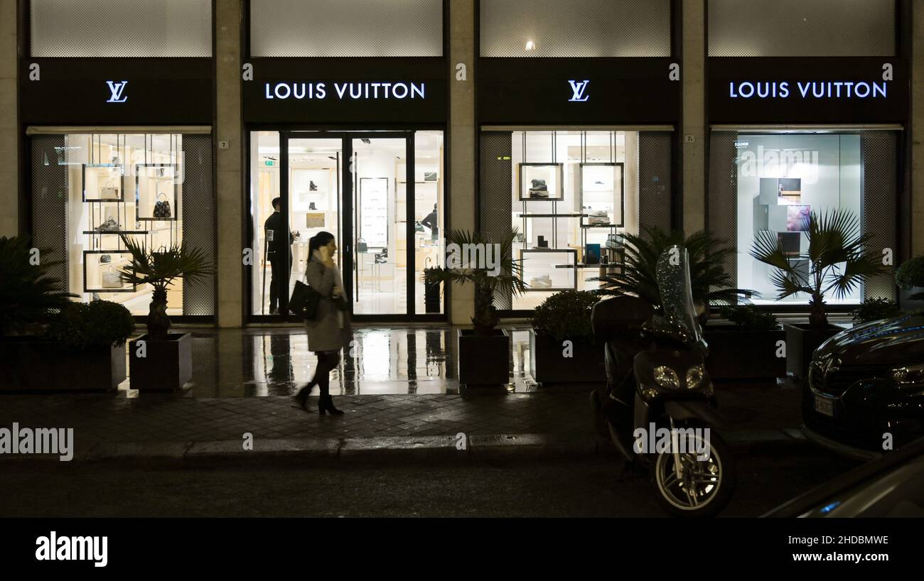 Louis Vuitton Filiale, Via della Liberta, Palermo, Sizilien, Italien Stock Photo