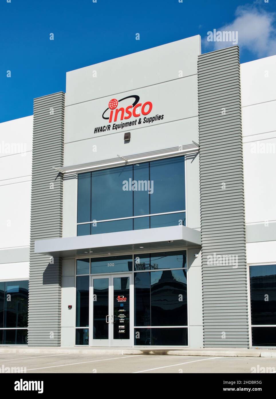 Office building and parking lot hires stock photography and images Alamy