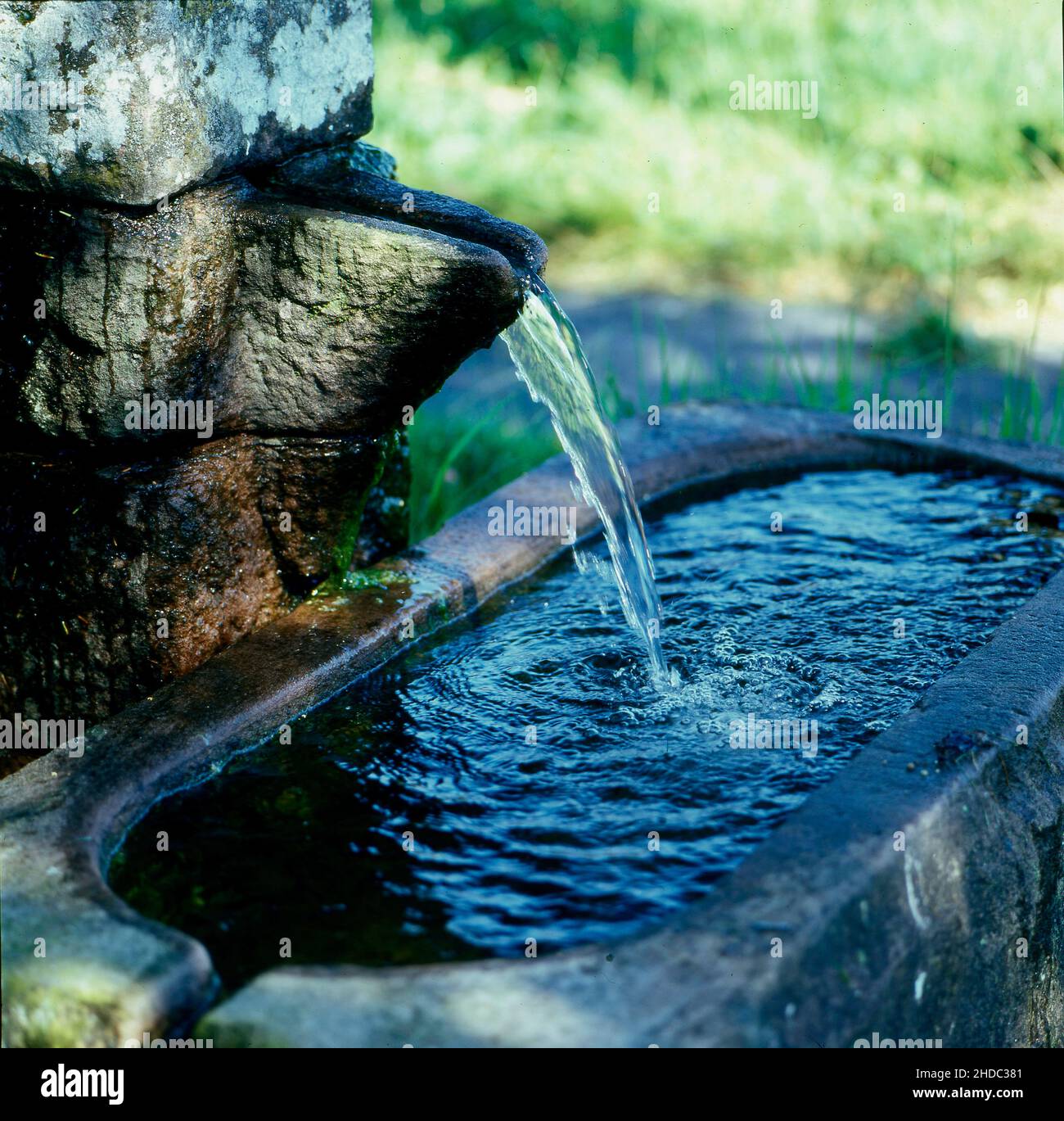 Open Spring Well Well spring hi-res stock photography and images - Alamy