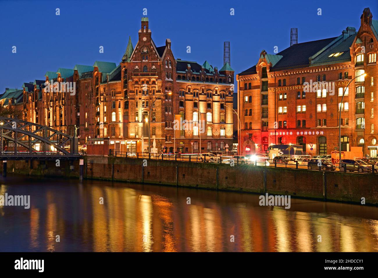 Europa, Deutschland, Hamburg, historische Speicherstadt, Nacht, Hamburg Dungeon, Modelleisenbahn Wunderland, Nachtaufnahme, blaue Stunde, Stock Photo