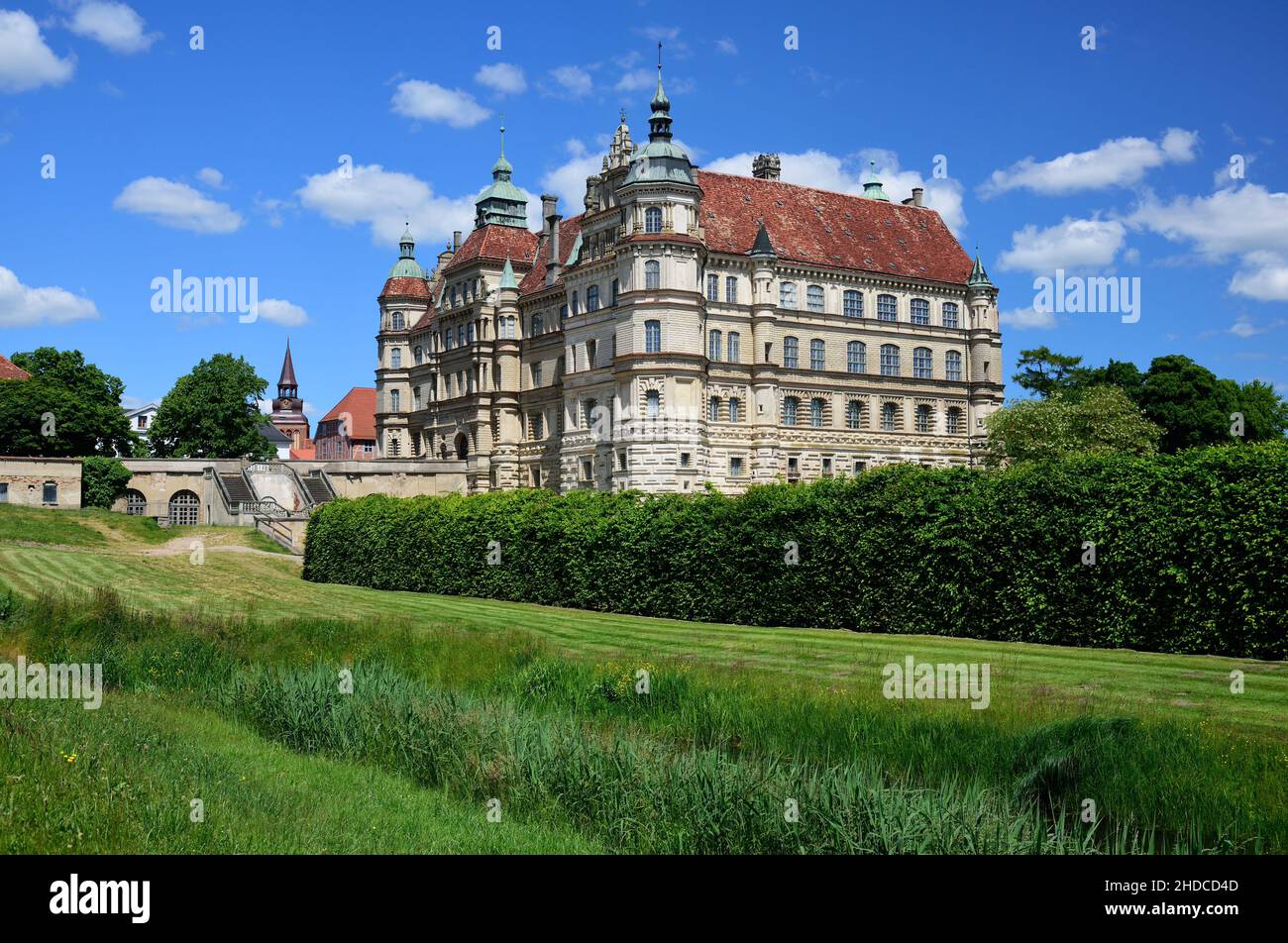 Europa, Deutschland, Mecklenburg-Vorpommern, Guestrow, Schloss Guestrow, erbaut 16. Jahrhundert, Renaissance Bauwerk, Seitenansicht, Stock Photo