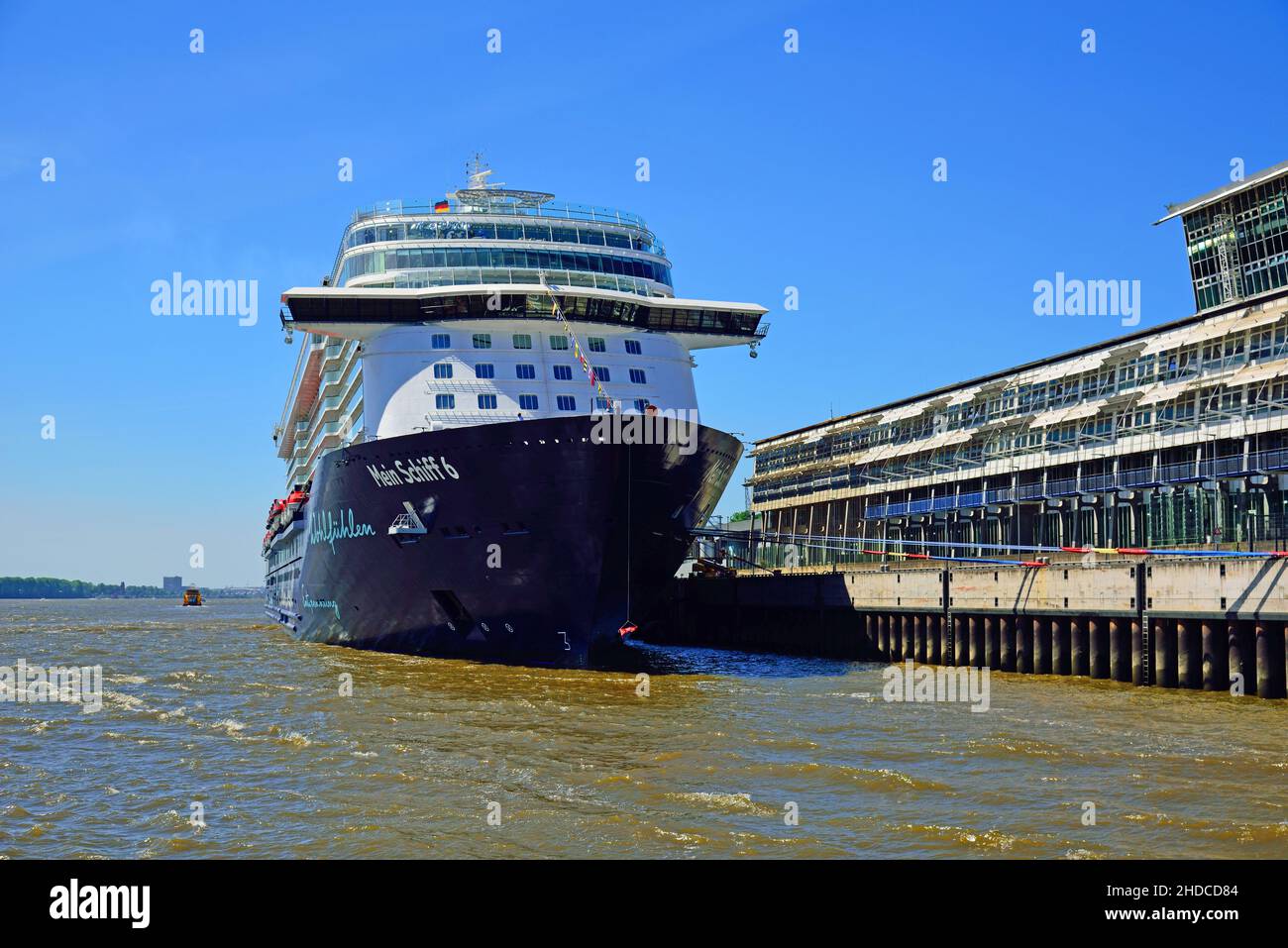 Europa, Deutschland, Hamburg, Elbe, Cruise Center Altona, Passagierschiff, Mein Schiff 6, Stock Photo