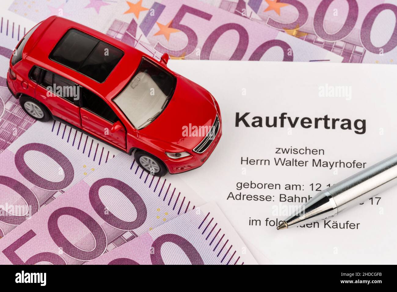 Kaufvertrag fuer ein neues Auto Stock Photo Alamy
