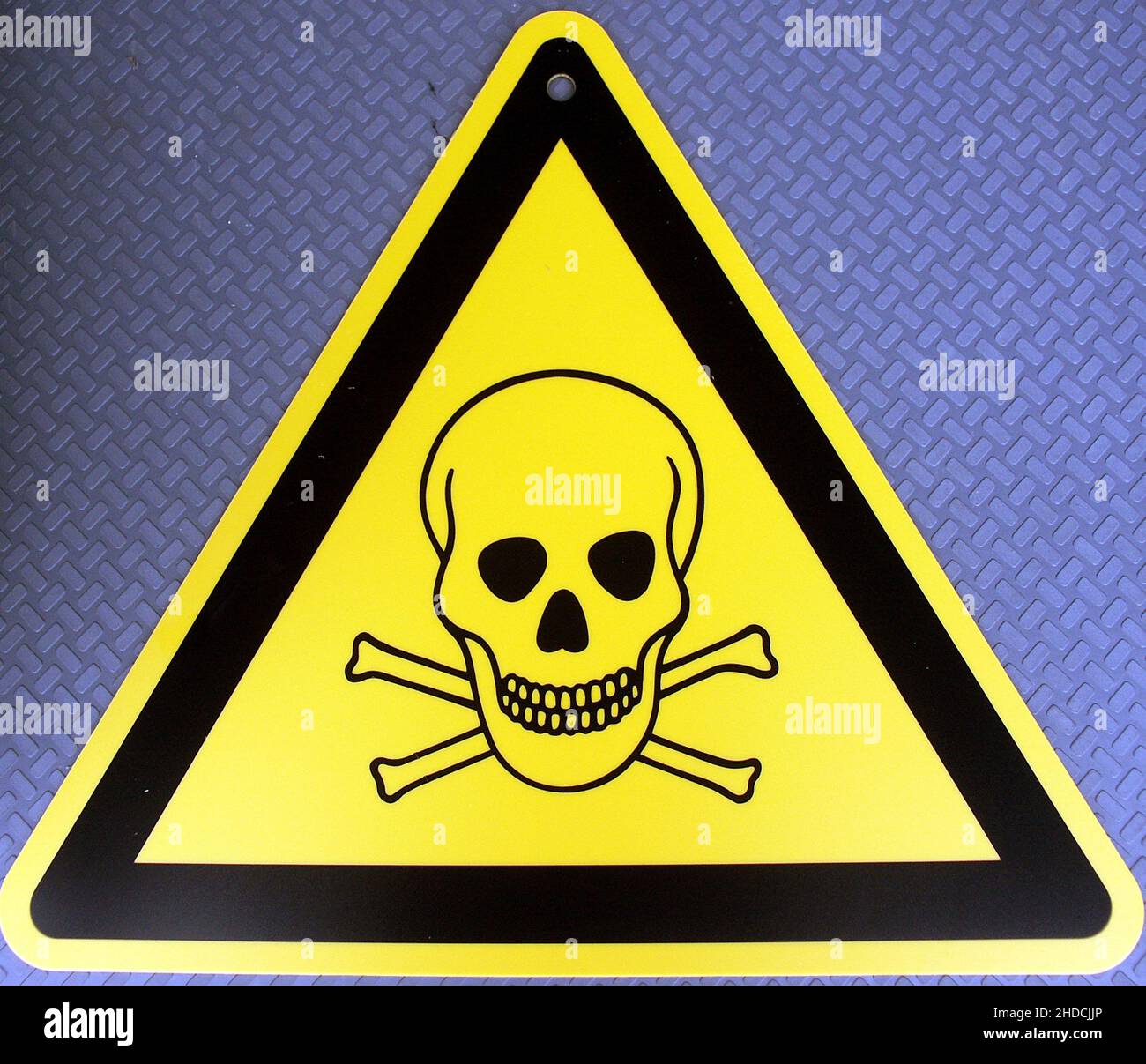 Gefahrenzeichen mit Totenkopfsymbol, Gift, Giftig, Giftige Flüssigkeit, Stock Photo