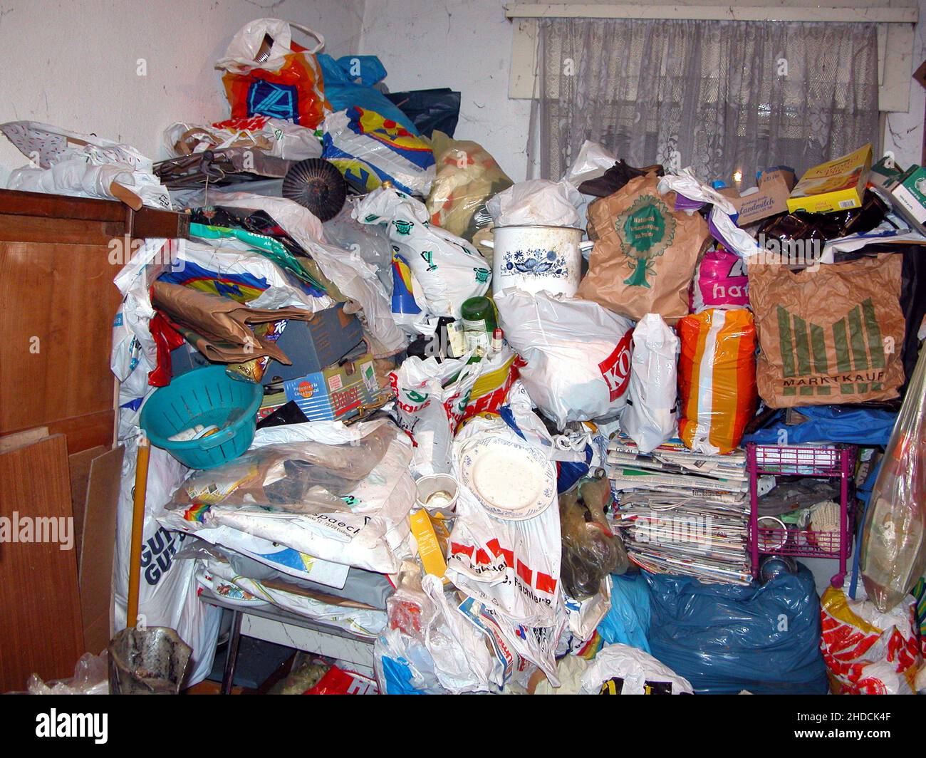 Messie, Unordentlicher Haushalt, Müll, vollgemüllte Wohnung, Messie-Syndrom, Stock Photo