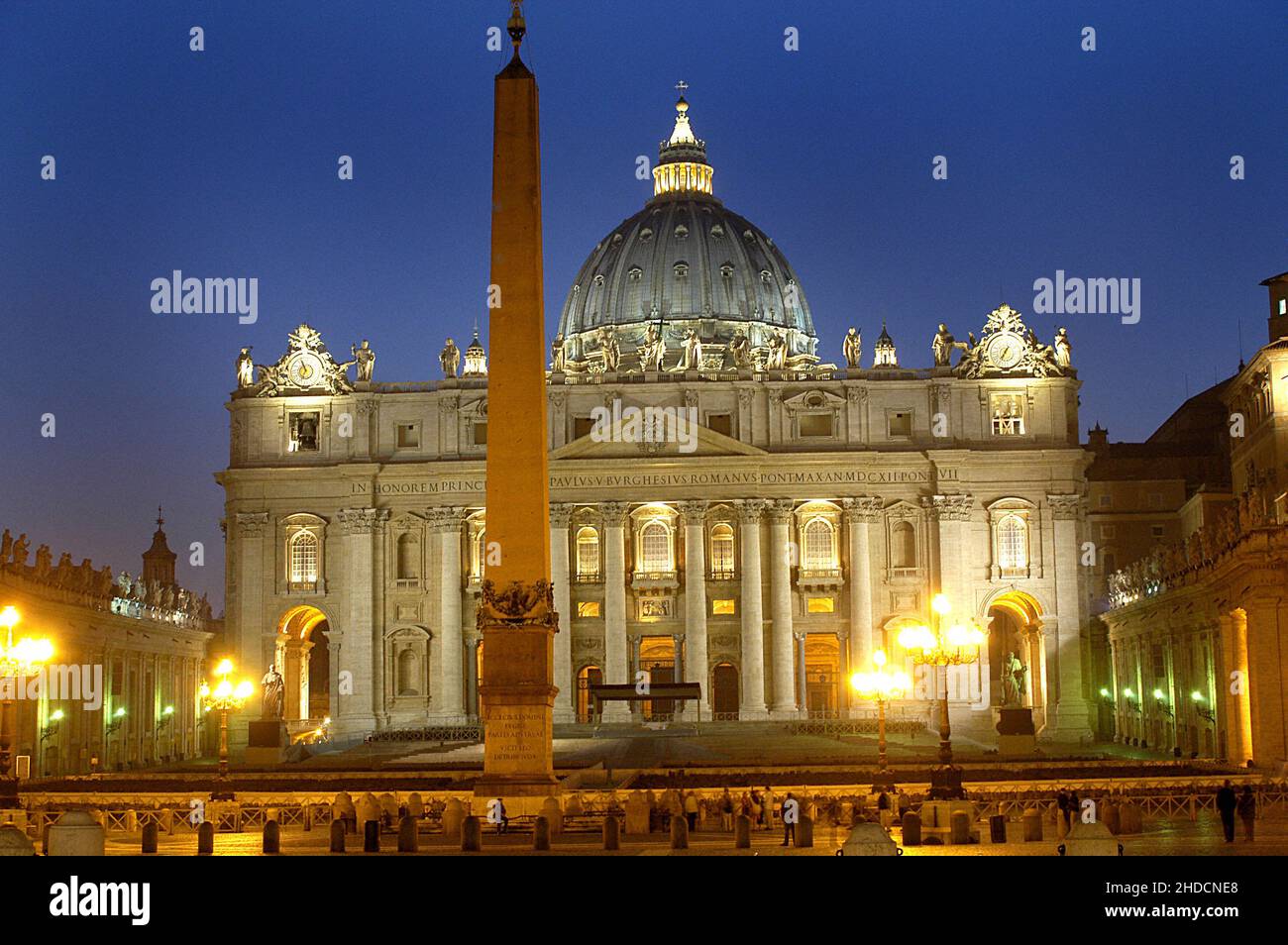 Italien Rom Petersdom im Vatikan, Nachtaufnahme, Beleuchtung, Stock Photo