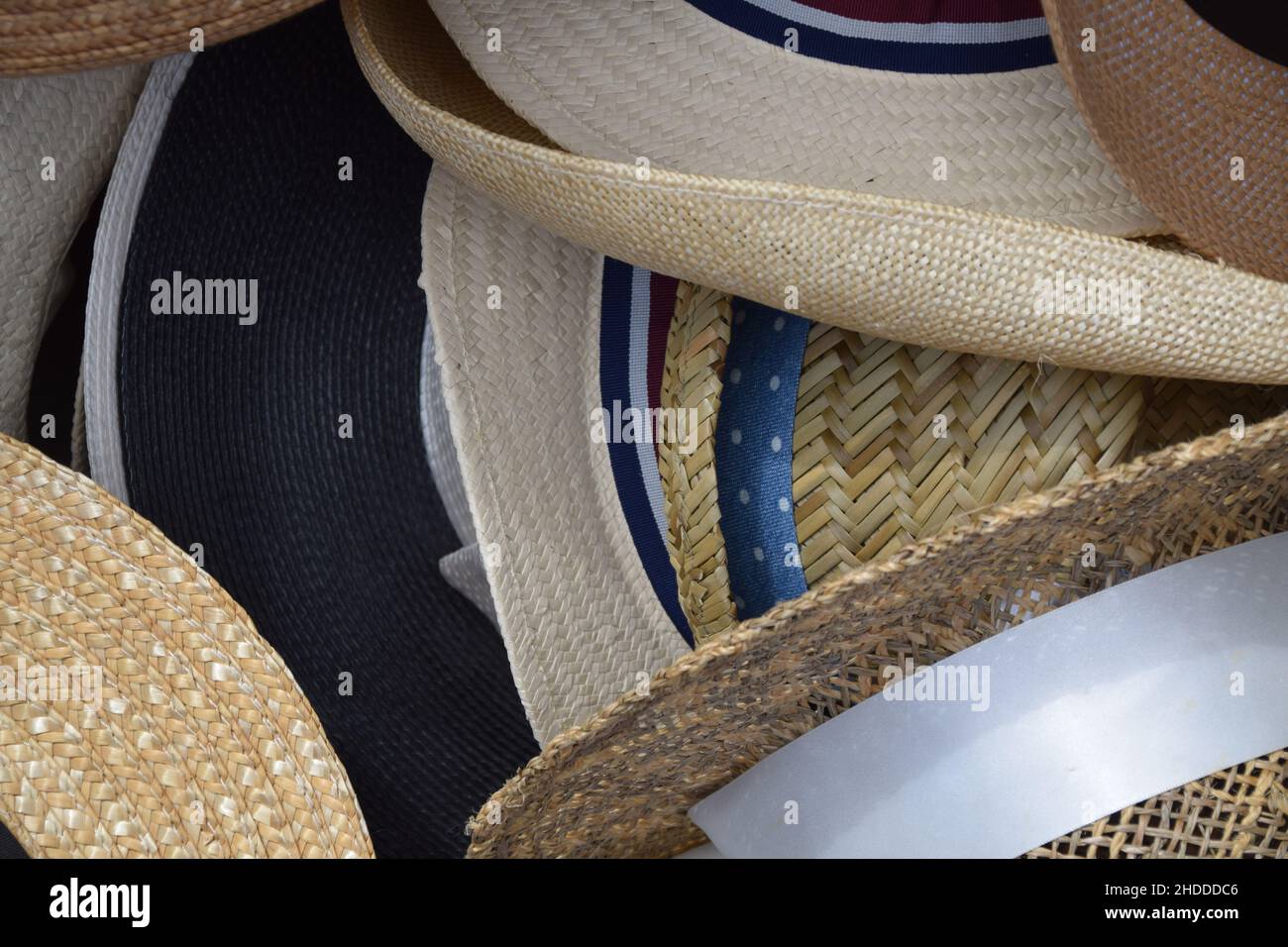 Straw boater hat hires stock photography and images Alamy