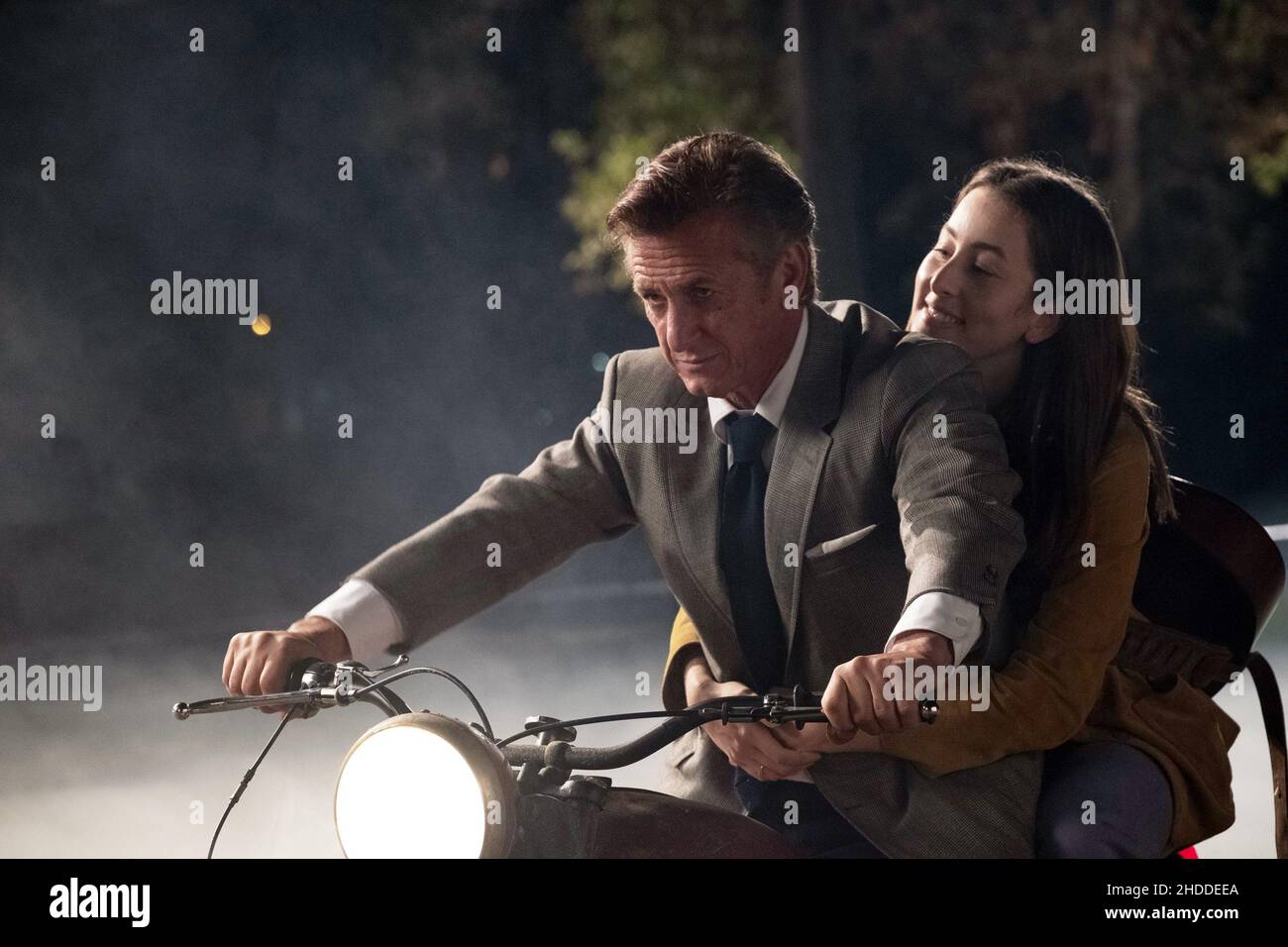 USA. Sean Penn and Alana Haim in (C)MetroGoldwynMayer new film