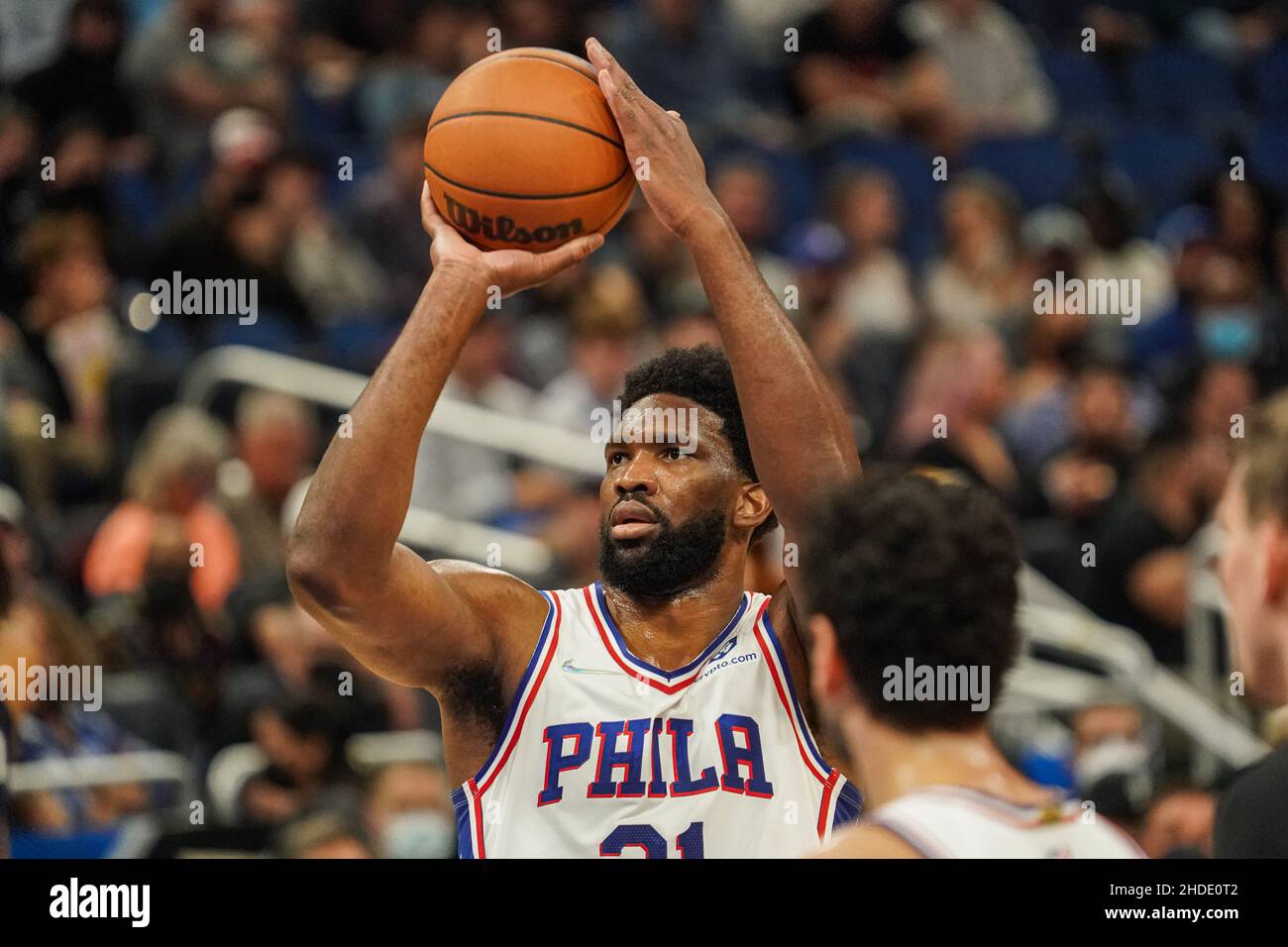 Shooting from free throw line hi-res stock photography and images - Alamy