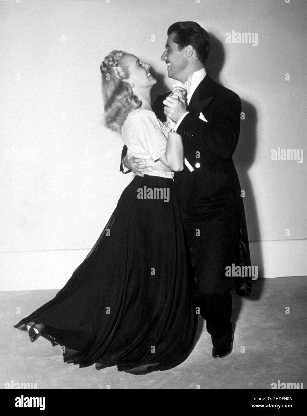 DON AMECHE and BETTY GRABLE in DOWN ARGENTINE WAY (1940), directed by IRVING CUMMINGS. Credit: 20TH CENTURY FOX / Album Stock Photo