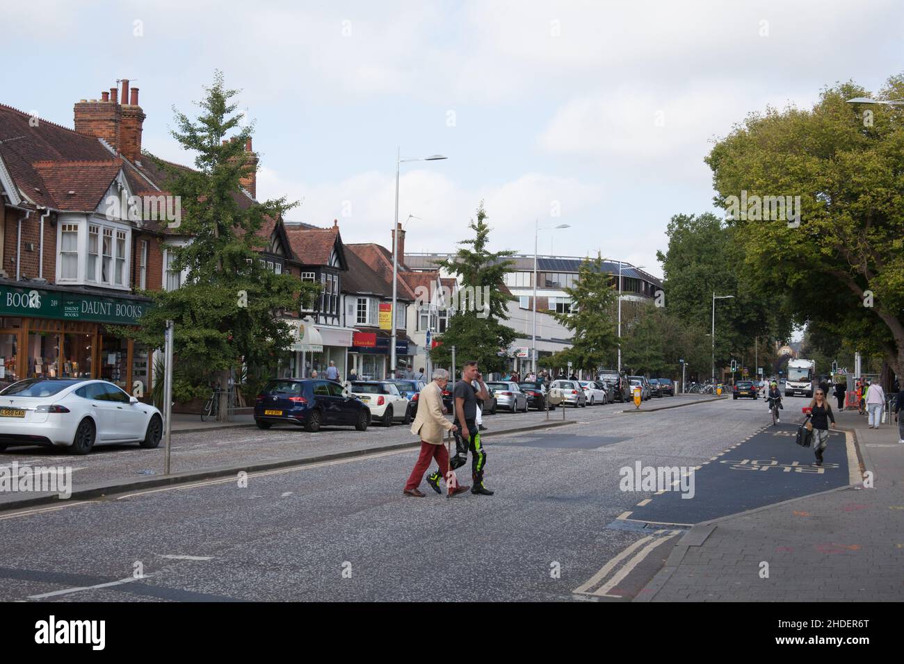 Shoppers on the Banbury Road in Summertown, Oxford in the UK Stock Photo