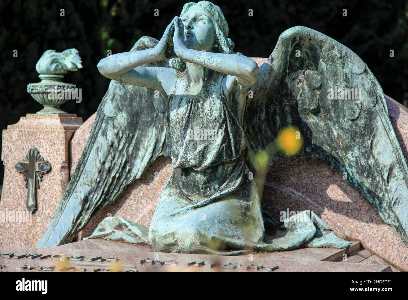weeping angel at the Monumental Cemetery of Staglieno (Cimitero monumentale di Staglieno), Genoa, Italy Stock Photo