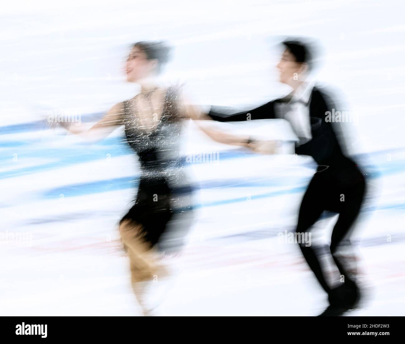 Beijing, China. 6th Apr, 2021. Figure skaters perform during the Ice Dance Rhythm Dance at the Experience Beijing figure skating test event in Beijing, China on April 6, 2021. Credit: Lan Hongguang/Xinhua/Alamy Live News Stock Photo