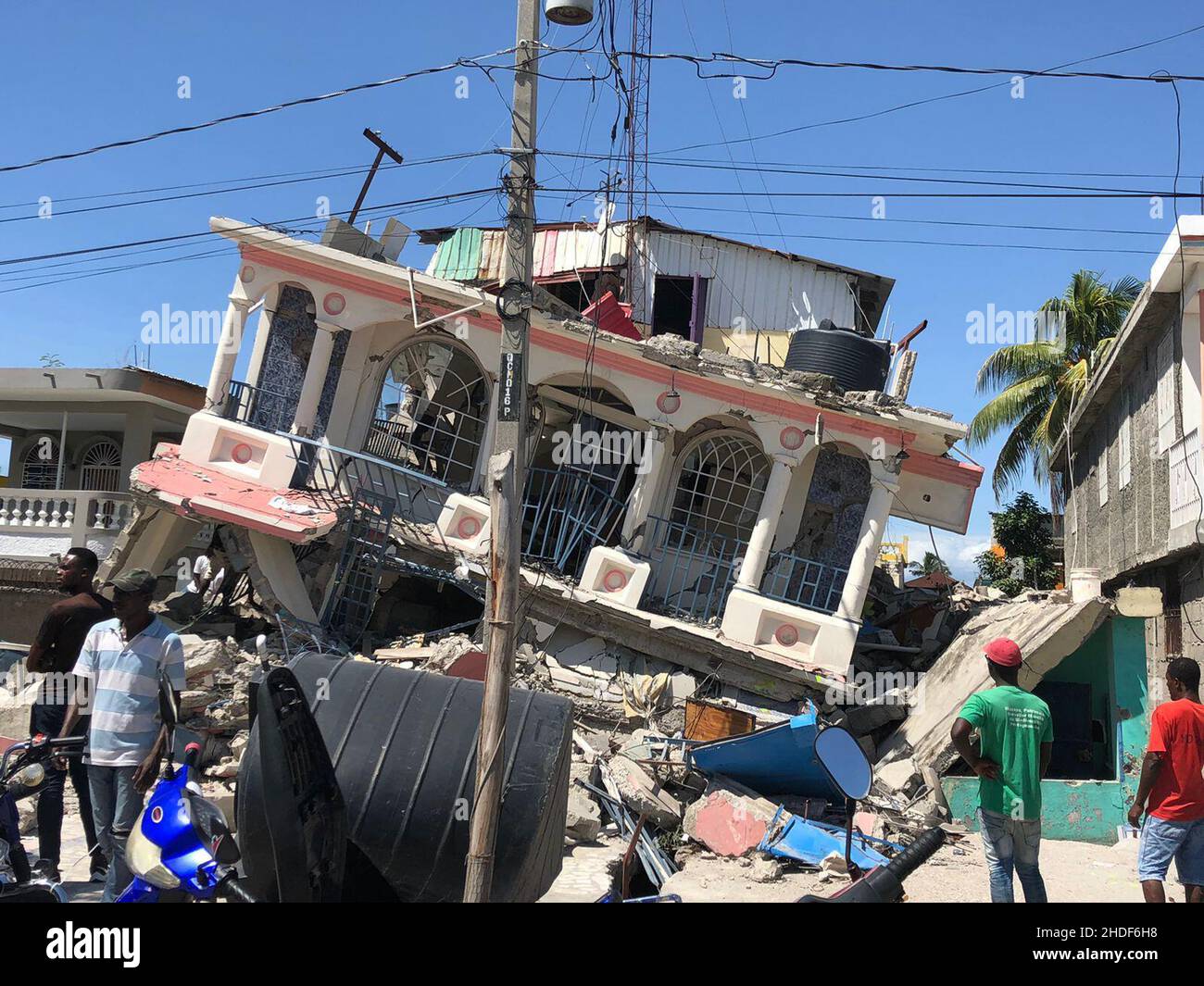 Earthquake haiti 2021 building hires stock photography and images Alamy