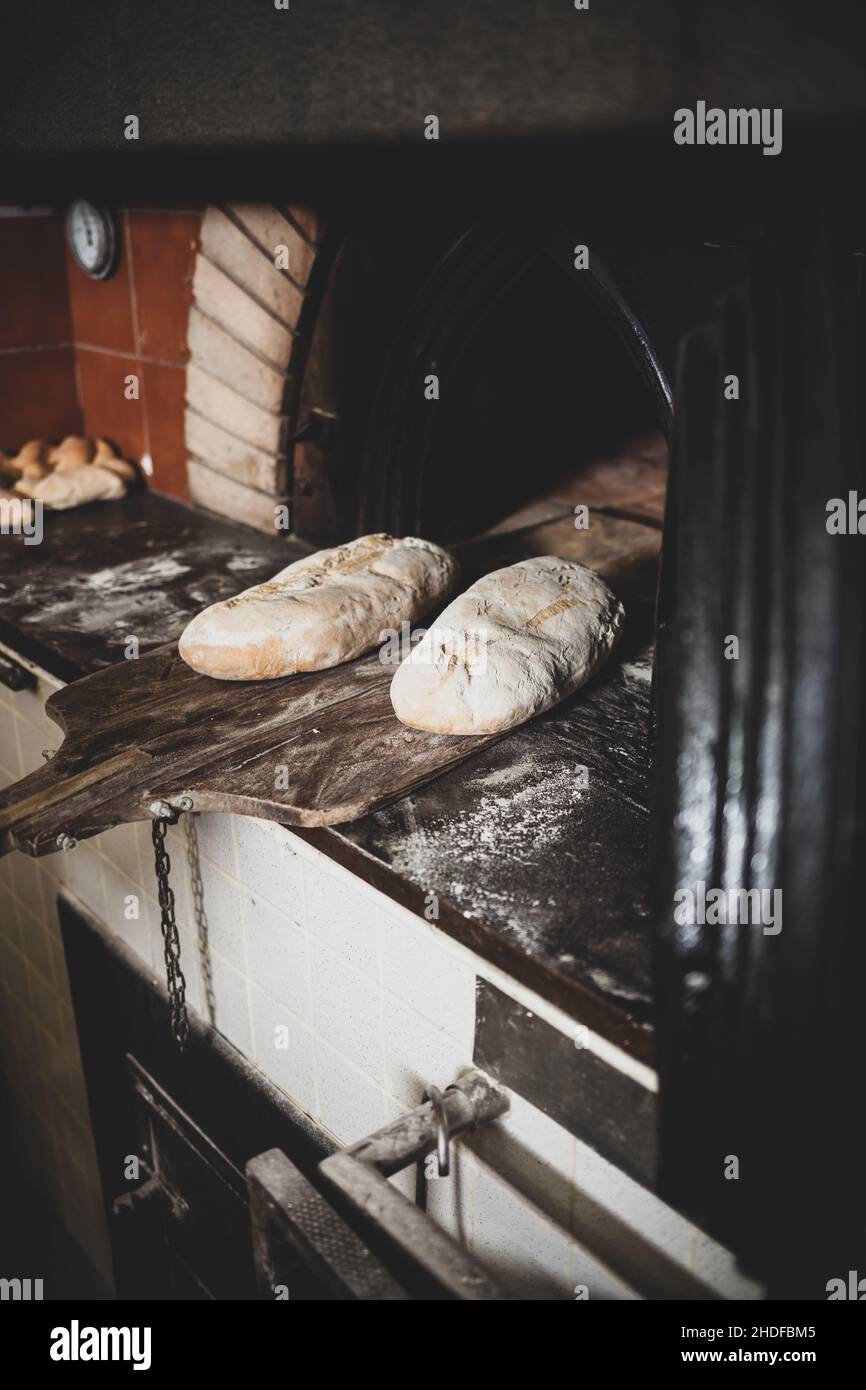 bakery, oven, wood oven, bakeries, cake shop, ovens, stove, stoves Stock Photo Alamy