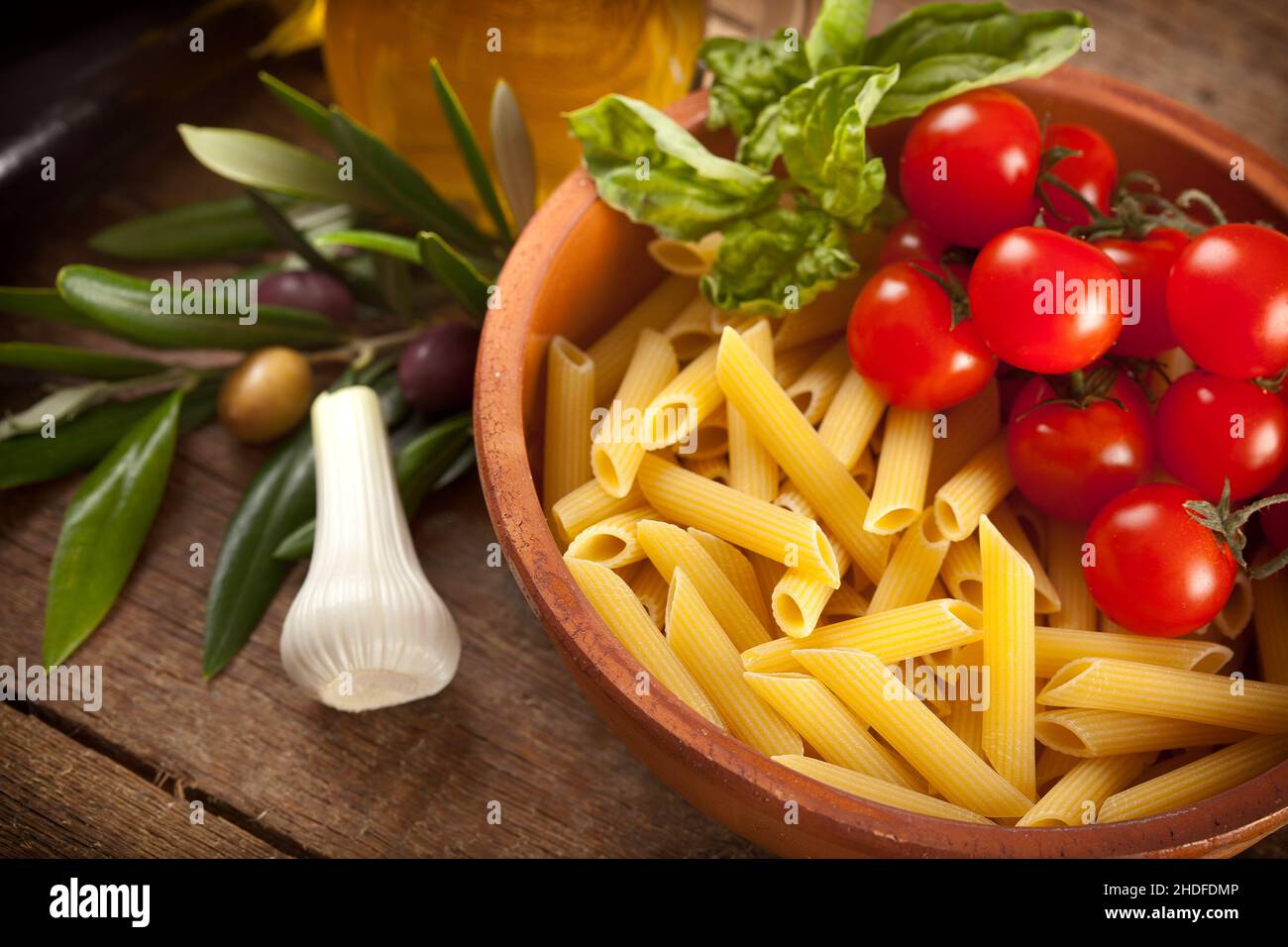 garlic, tomatoes, pasta, ingredients, garlics, tomato, noddles, pastas, ingredient Stock Photo