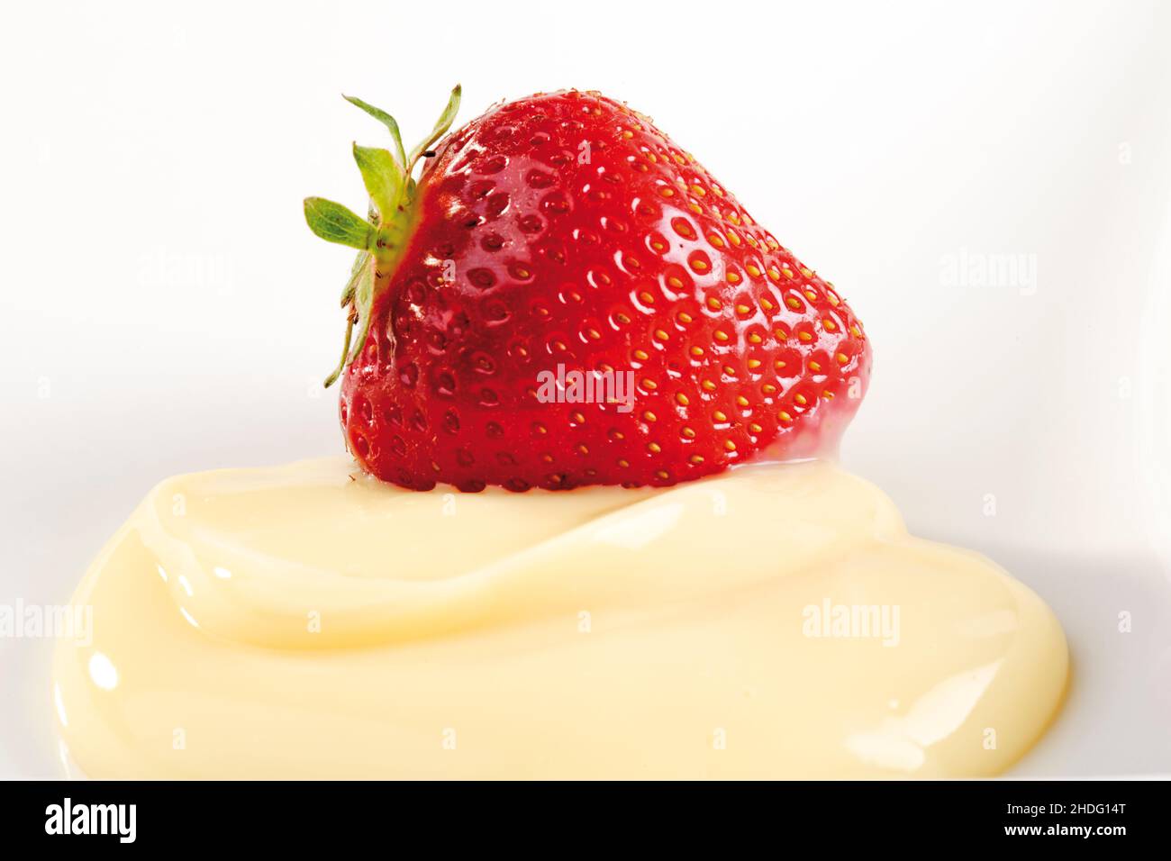 strawberry, vanilla pudding, strawberries, vanilla mousse Stock Photo Alamy