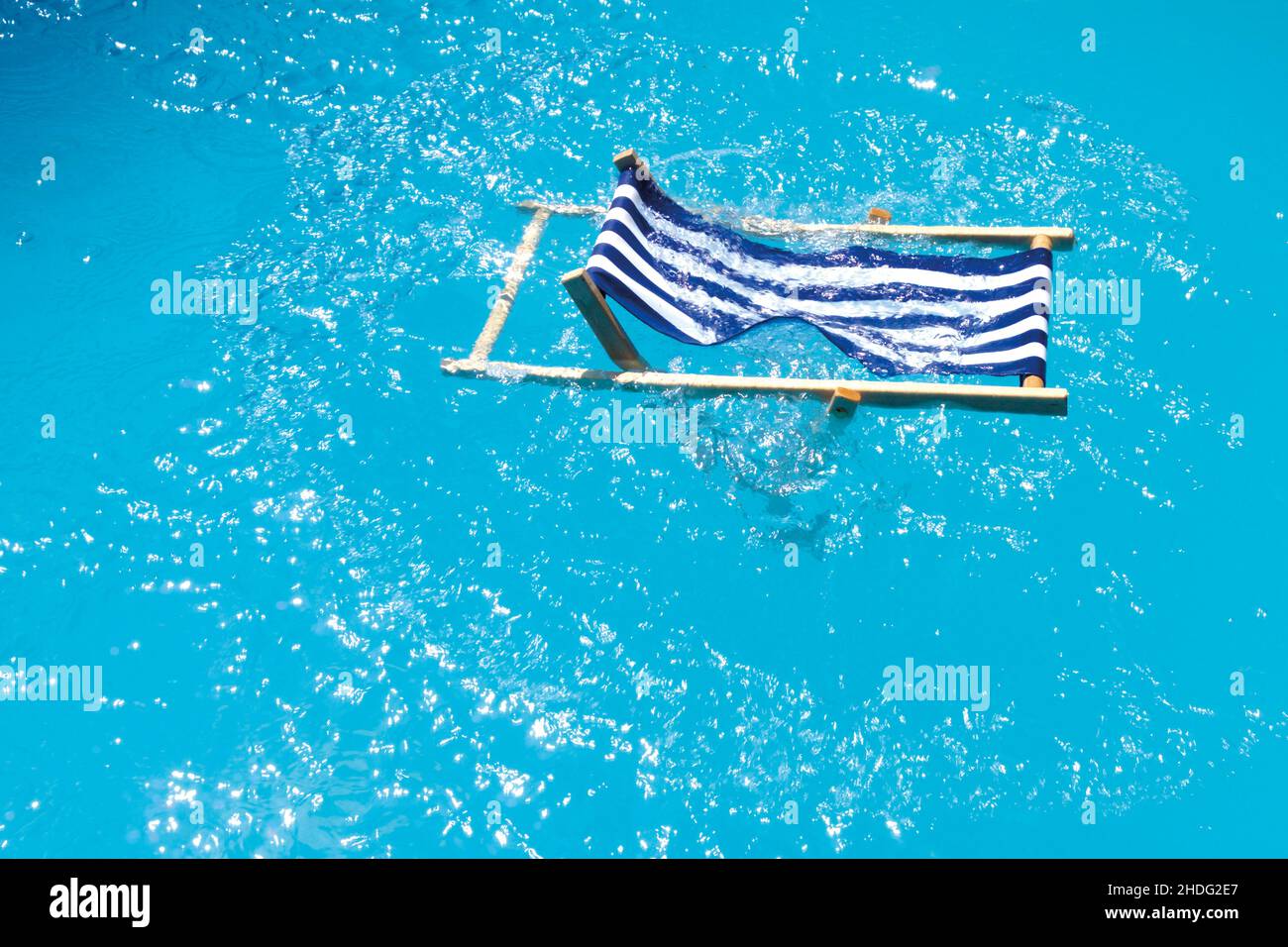 deck chair, sunbathing, deck chairs, sun tanning, sunbaking, tanning