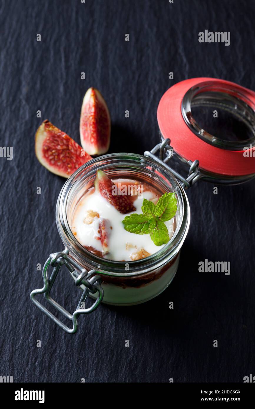fig compote, crème dessert Stock Photo Alamy