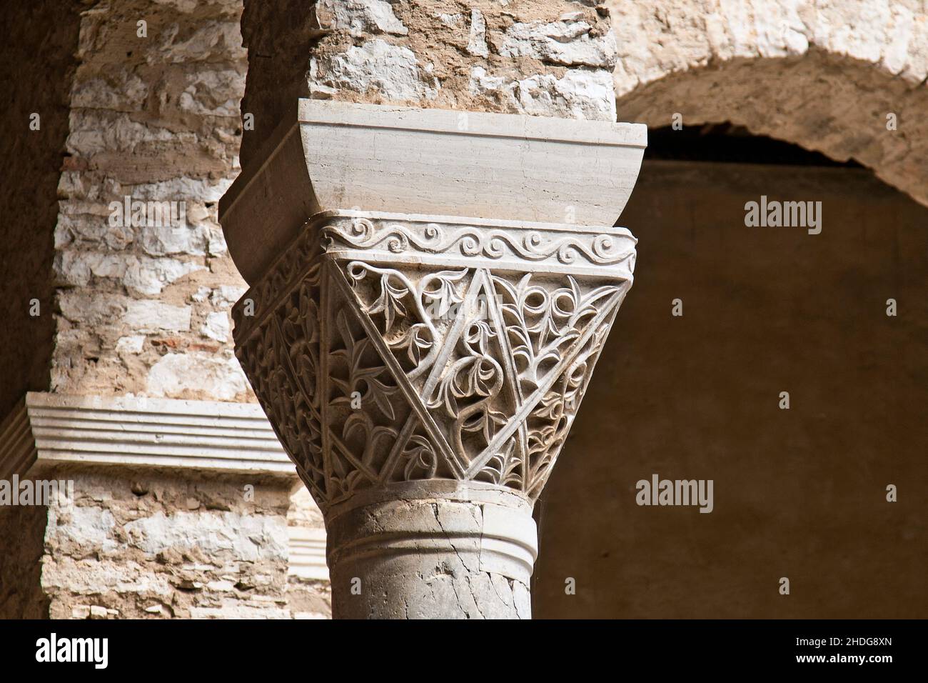 column, capital, romanesque, columns, pillar, pillars, capitals