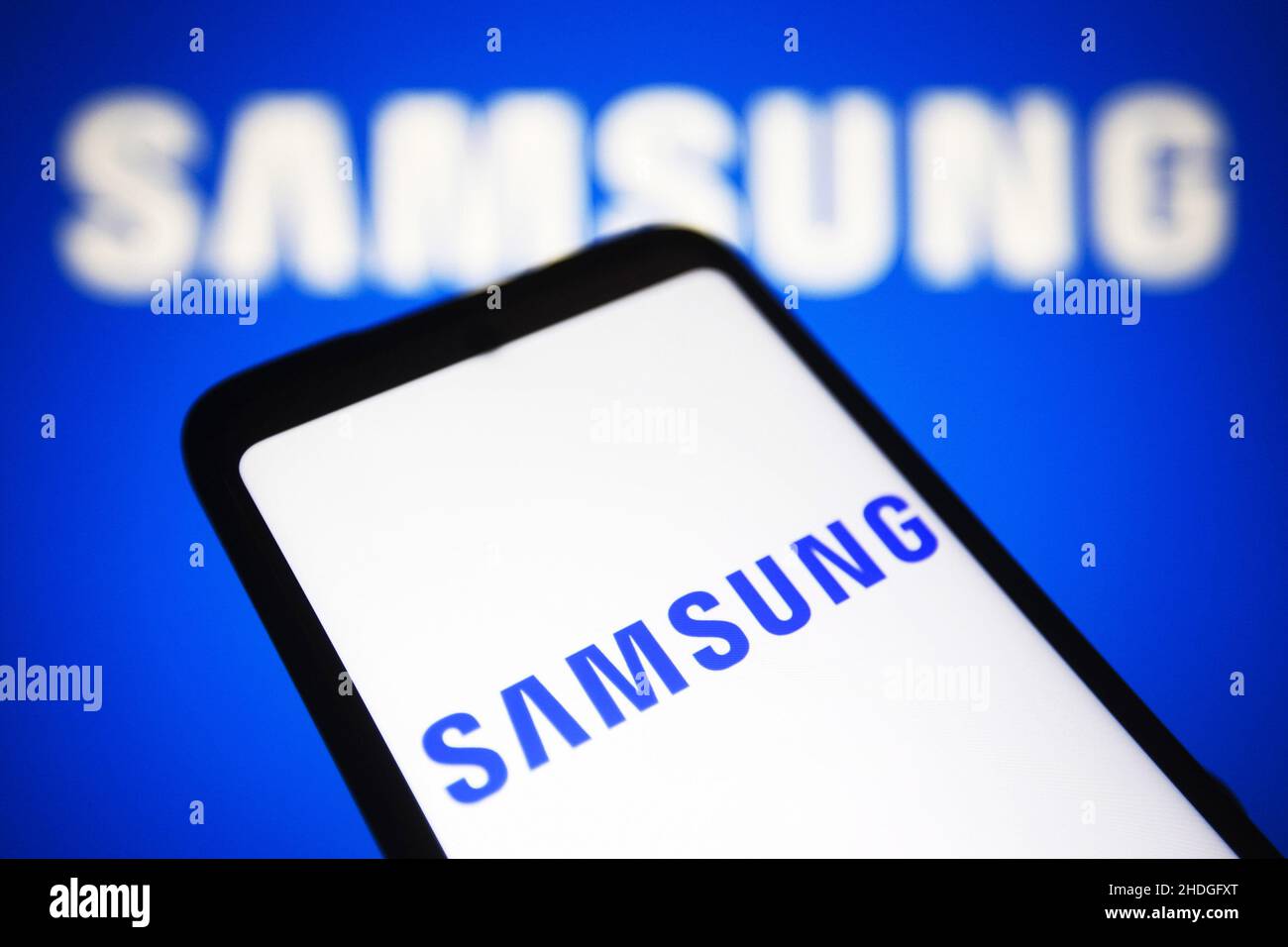Ukraine. 06th Jan, 2022. In this photo illustration, Samsung Group logo seen displayed on a smartphone and a computer screen. Credit: SOPA Images Limited/Alamy Live News Stock Photo