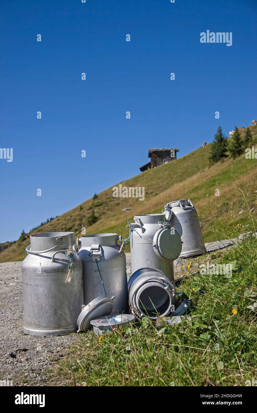 Milk container cooler hi-res stock photography and images - Page 2 - Alamy