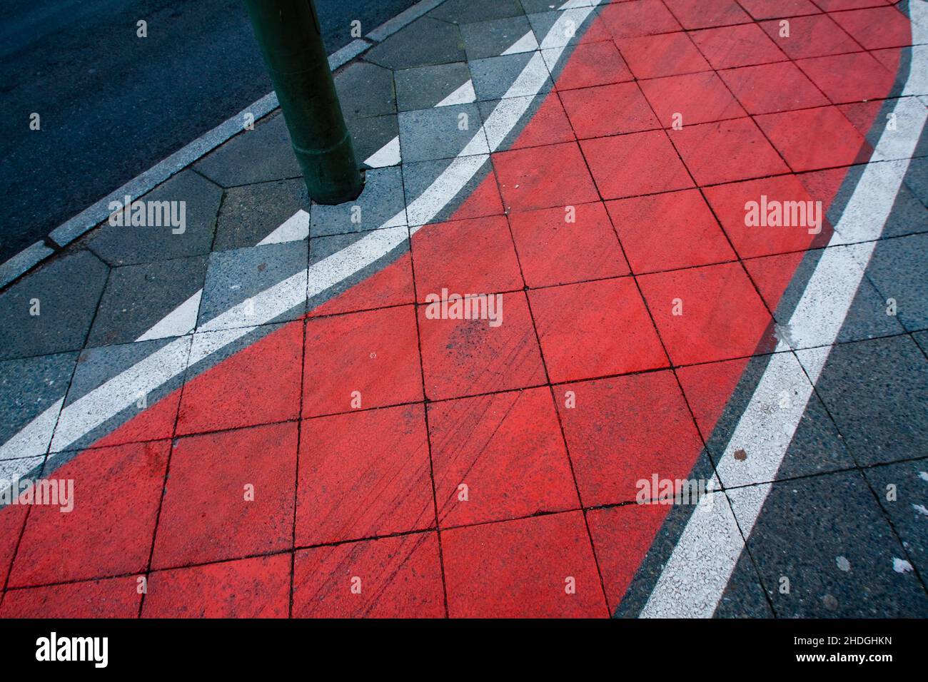 bicycle-lane-road-markings-bicycle-lanes-stock-photo-alamy