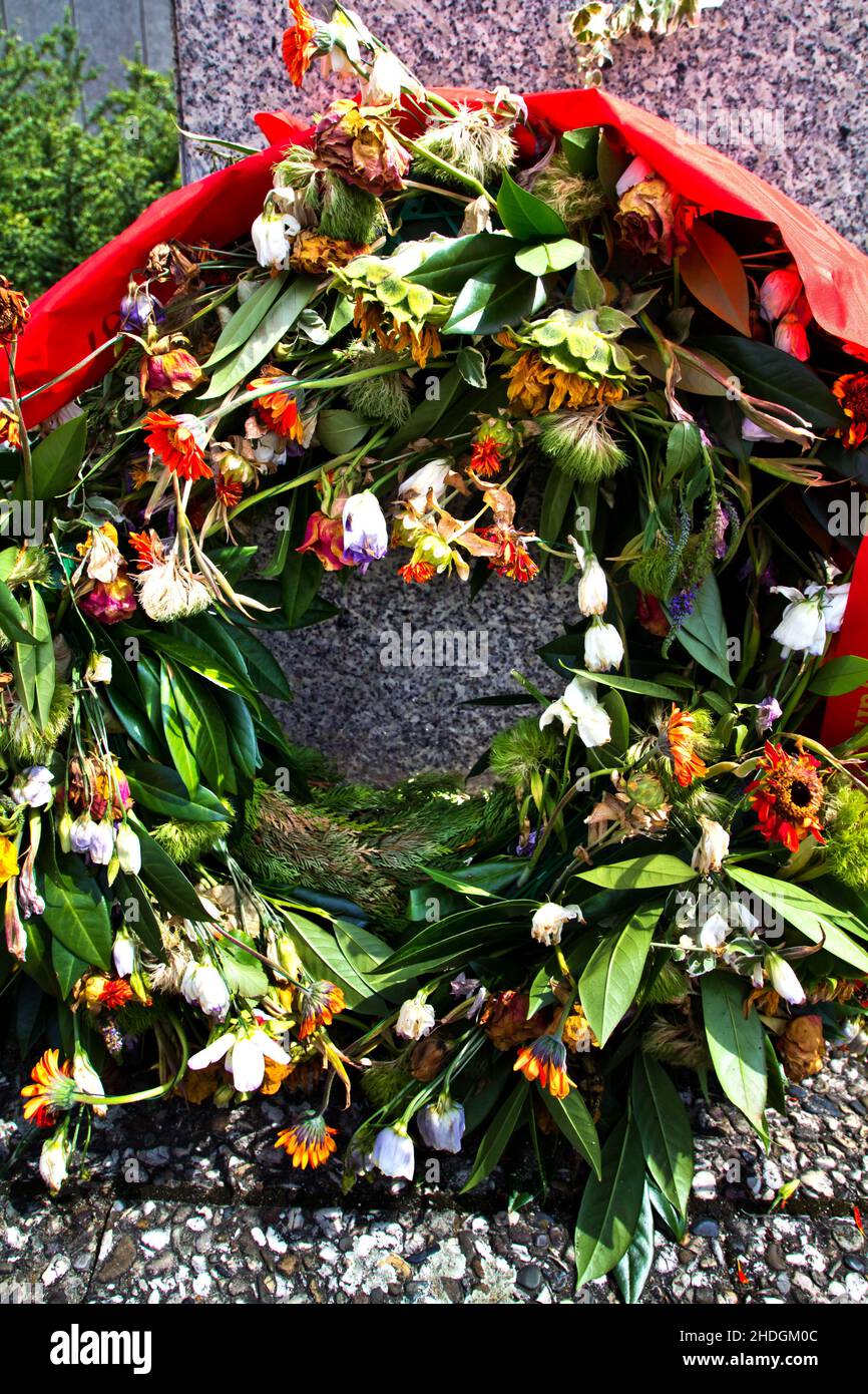 funeral wreath, packaging, funeral wreaths Stock Photo