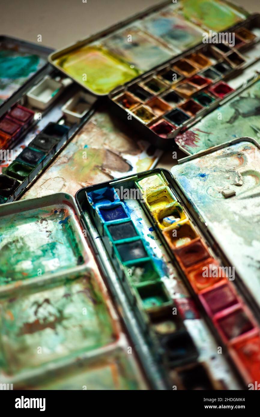 Paintbox hi-res stock photography and images - Alamy