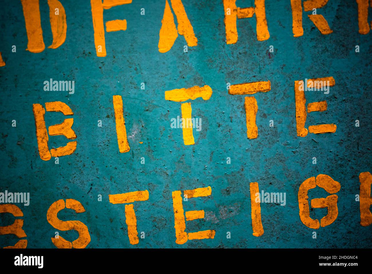 Absteigen hi-res stock photography and images - Alamy